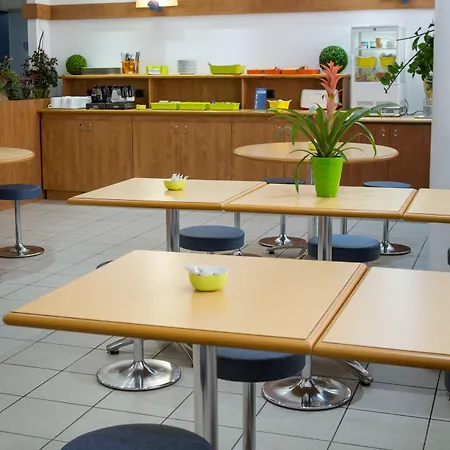 Hotel Ibis Budget Centre Palais Congres 2*