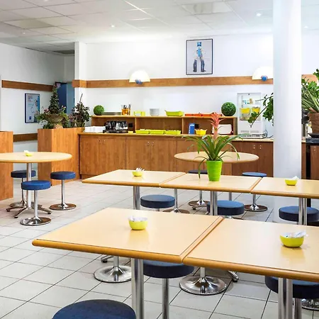 Ibis Budget Centre Palais Congres Hotel 2*